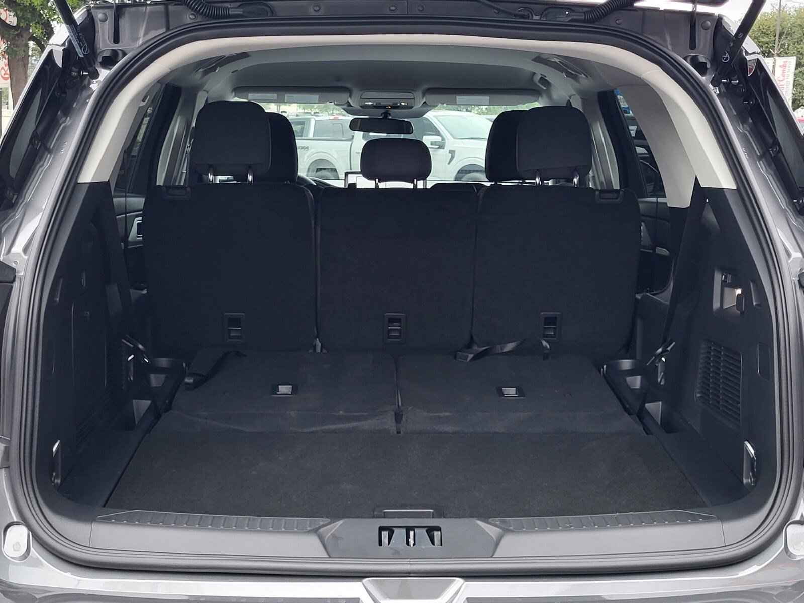 Certified 2026 Ford Explorer Active RWD image 31