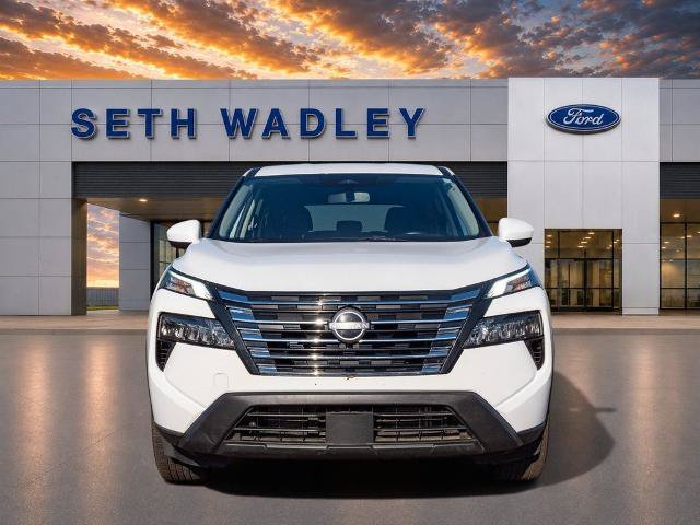 Used 2025 Nissan Rogue SV AWD/4WD image 2
