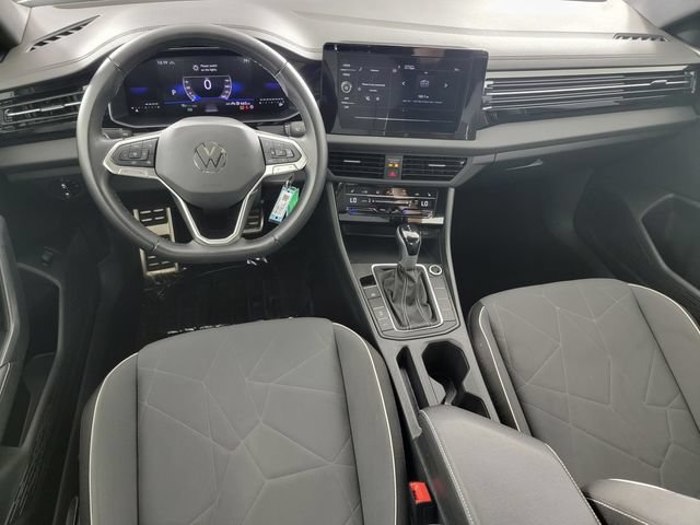 Used 2025 Volkswagen Jetta Sport FWD image 31
