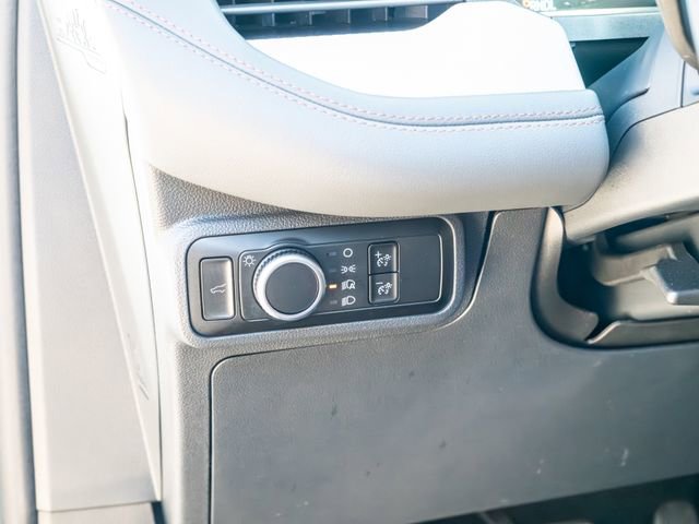 Certified 2025 Ford Explorer Active AWD/4WD image 23