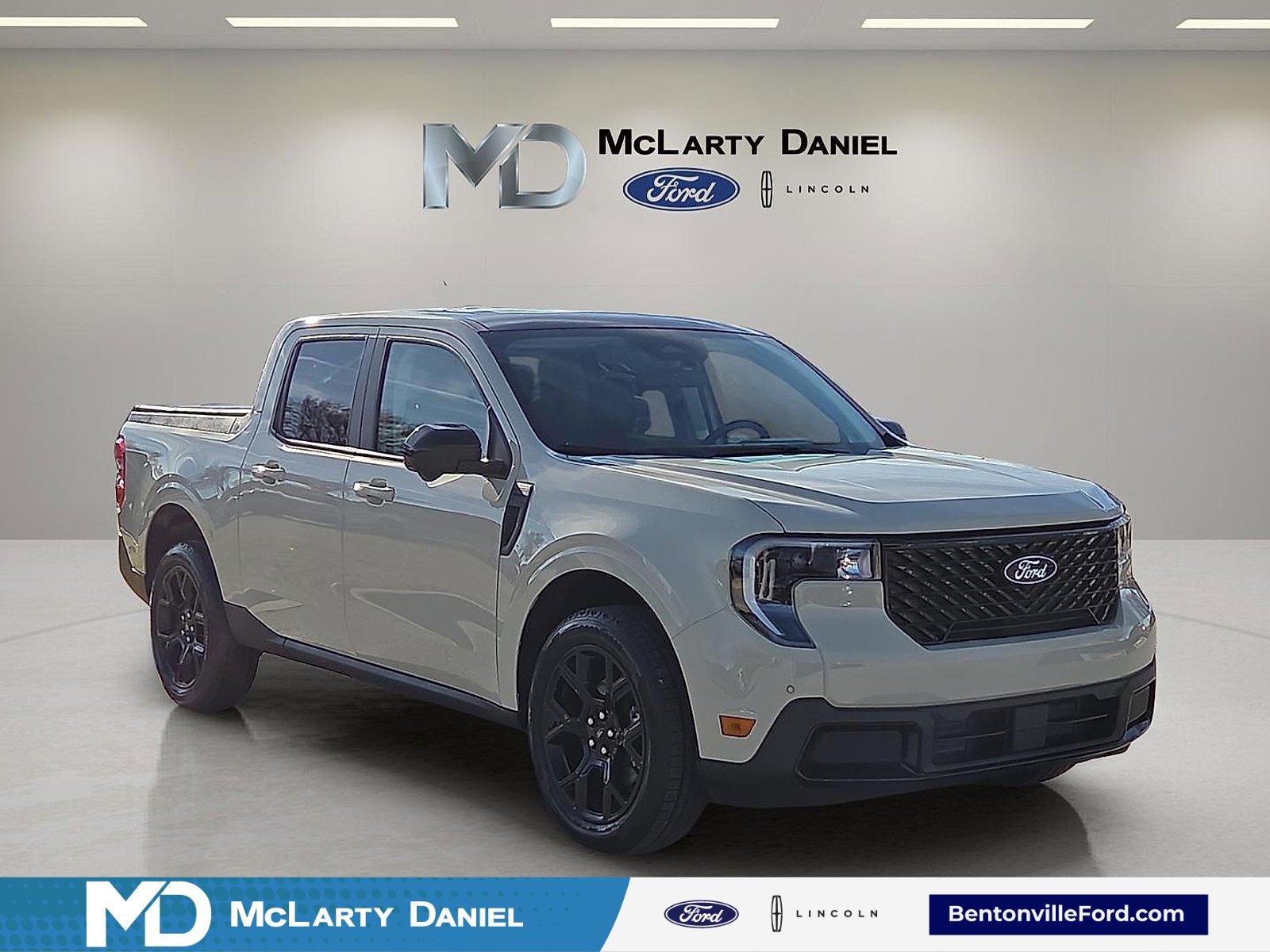 Certified 2025 Ford Maverick Lariat w/ Black Appearance Package image 1