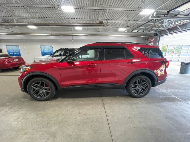 Certified 2025 Ford Explorer ST-Line w/ Premium Package AWD/4WD image 5