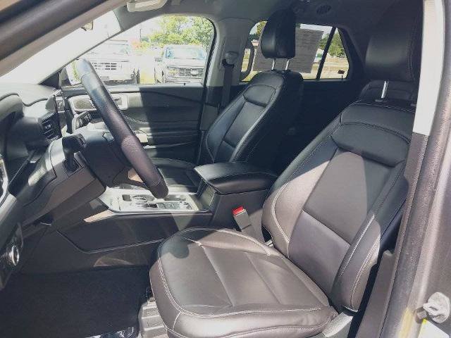 Certified 2023 Ford Explorer XLT w/ Equipment Group 202A AWD/4WD image 23