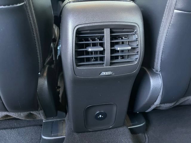 Certified 2025 Ford Escape Platinum AWD/4WD image 18