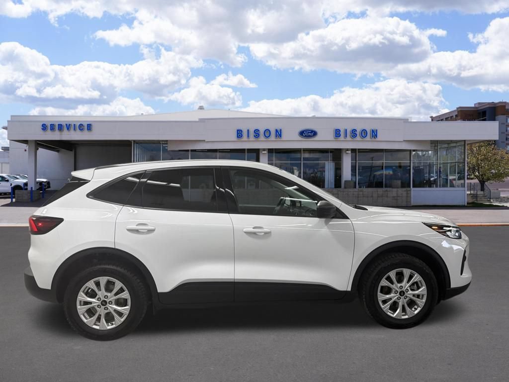 Certified 2025 Ford Escape Active AWD/4WD image 2