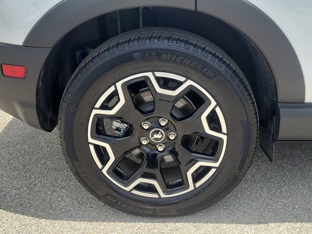 Certified 2025 Ford Bronco Sport Outer Banks w/ Outer Banks Tech Package+ AWD/4WD image 29