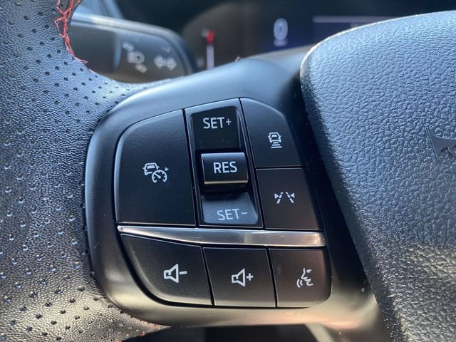 Certified 2025 Ford Escape ST-Line w/ Tech Pack #1 FWD image 19