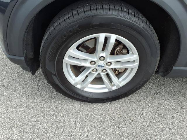 Certified 2023 Ford Explorer XLT RWD image 5