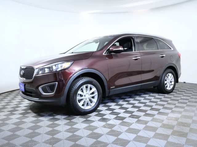 Used 2017 Kia Sorento AWD w/ LX Convenience Package image 2