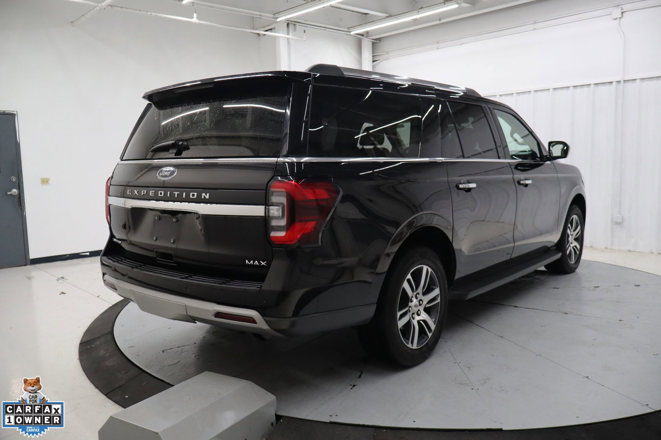 Certified 2024 Ford Expedition Max Limited RWD image 3