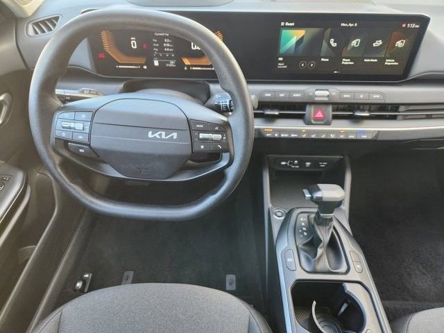 Used 2025 Kia K4 FWD image 27