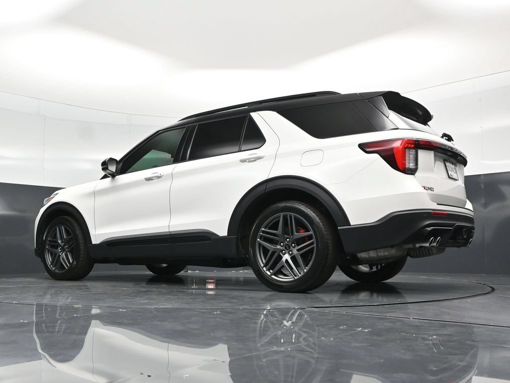 Certified 2025 Ford Explorer ST AWD/4WD image 57