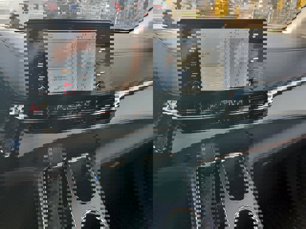 Used 2024 Toyota Sienna XSE image 24