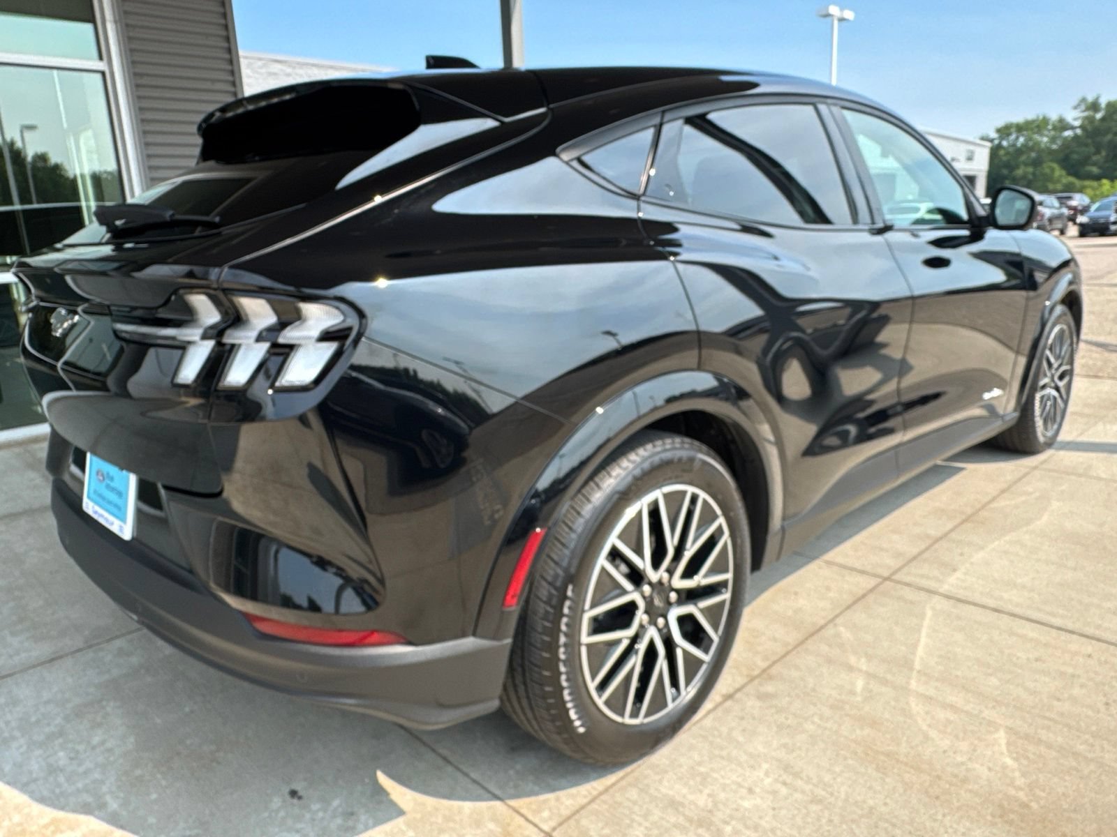Certified 2025 Ford Mustang Mach-E Premium AWD/4WD image 7