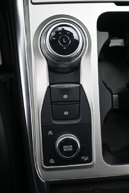 Certified 2024 Ford Explorer Platinum w/ Technology Package AWD/4WD image 15
