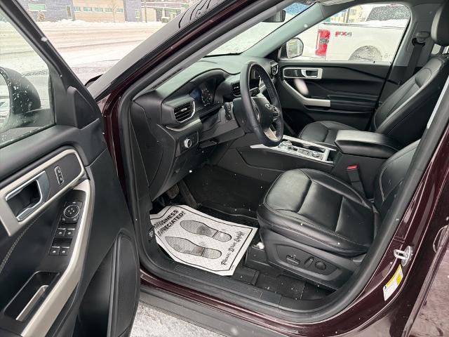 Certified 2022 Ford Explorer XLT w/ Equipment Group 202A image 7