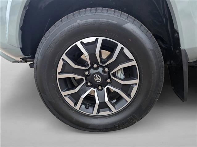 Used 2022 Toyota Tacoma TRD Sport w/ Technology Package AWD/4WD image 24