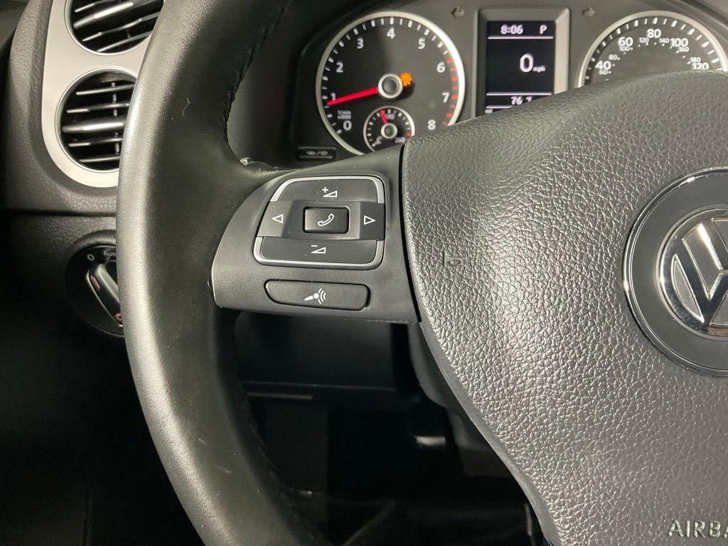 Used 2017 Volkswagen Tiguan S image 23