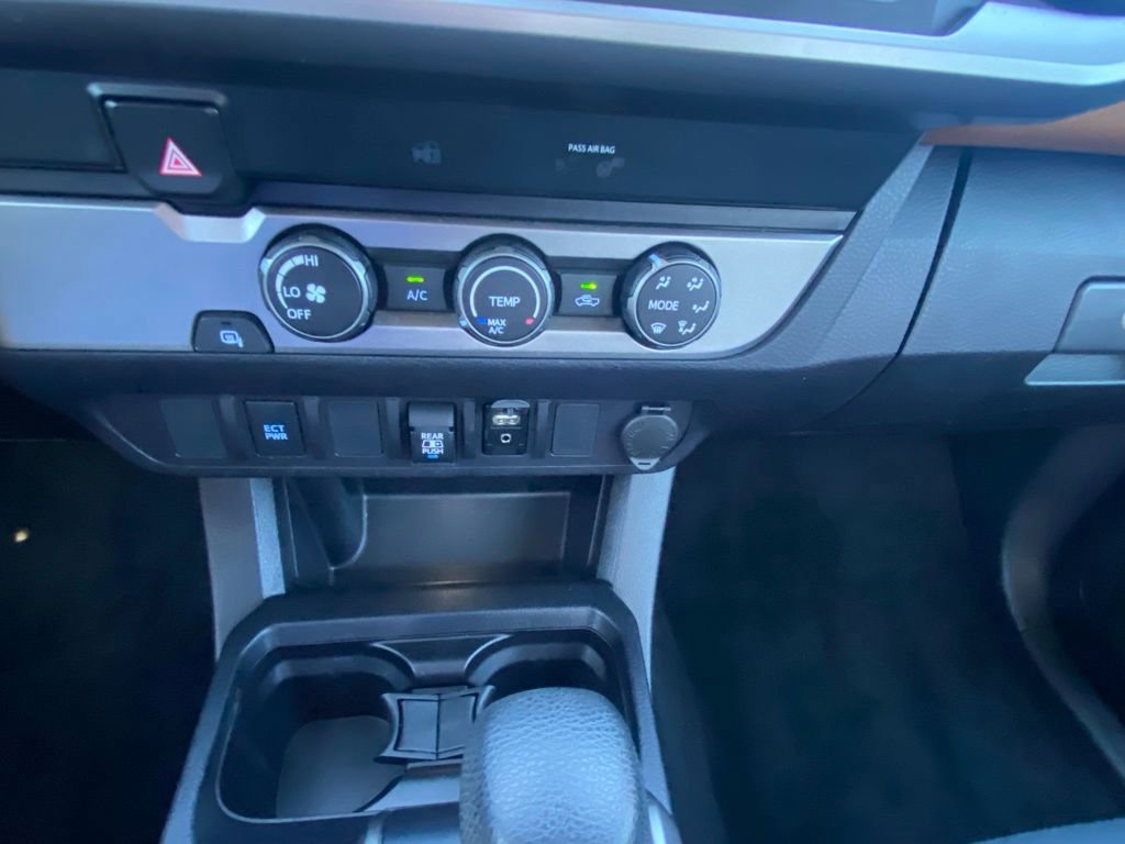 Used 2019 Toyota Tacoma SR5 RWD image 17