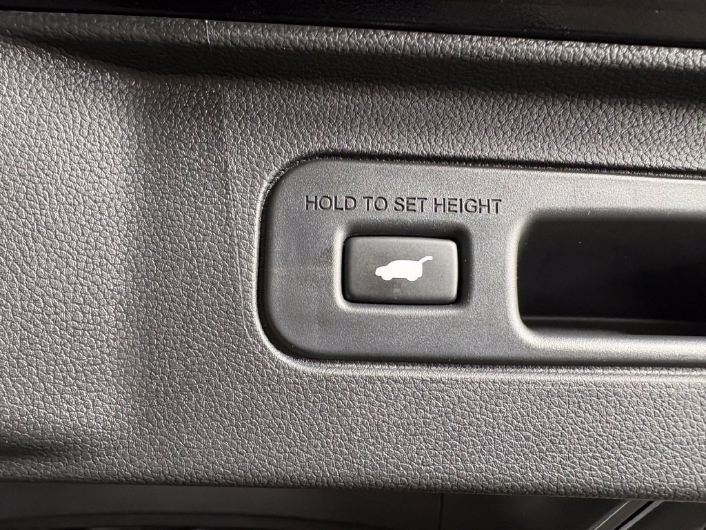 Used 2025 Honda Pilot TrailSport image 34