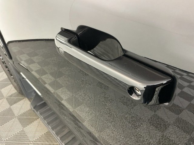 Certified 2025 Ford F350 Lariat w/ Black Appearance Package image 13