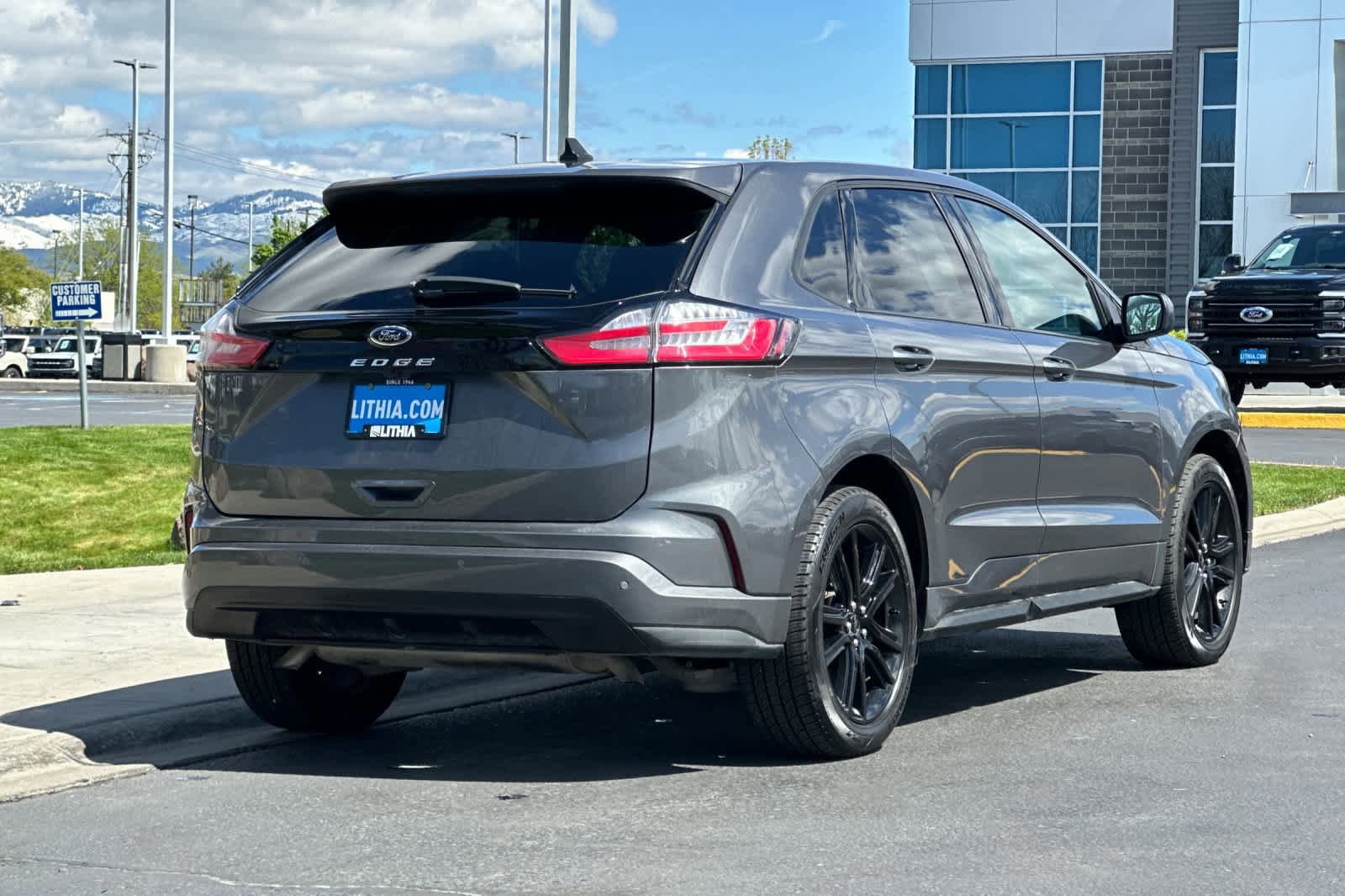 Certified 2022 Ford Edge ST-Line AWD/4WD image 5