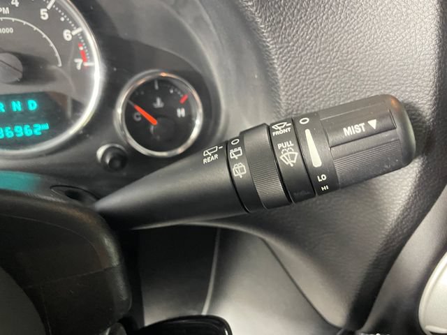 Used 2017 Jeep Wrangler Unlimited Sahara w/ Connectivity Group AWD/4WD image 12