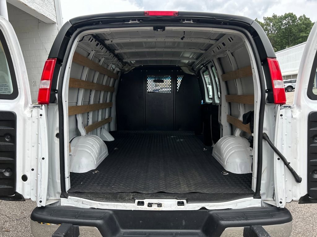 Used 2024 Chevrolet Express 2500 w/ Driver Convenience Package RWD image 22