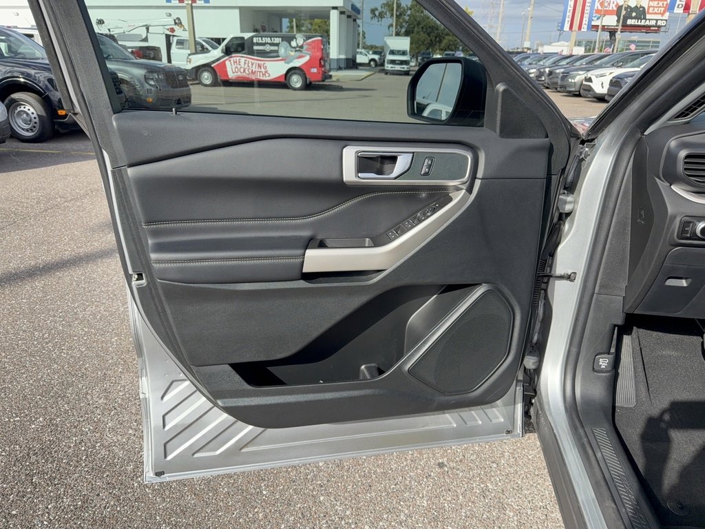 Certified 2023 Ford Explorer XLT image 8