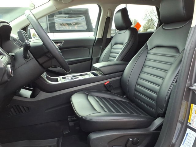 Certified 2023 Ford Edge SEL w/ Convenience Package AWD/4WD image 3