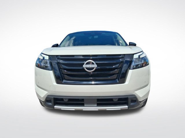 Used 2024 Nissan Pathfinder SL FWD image 3