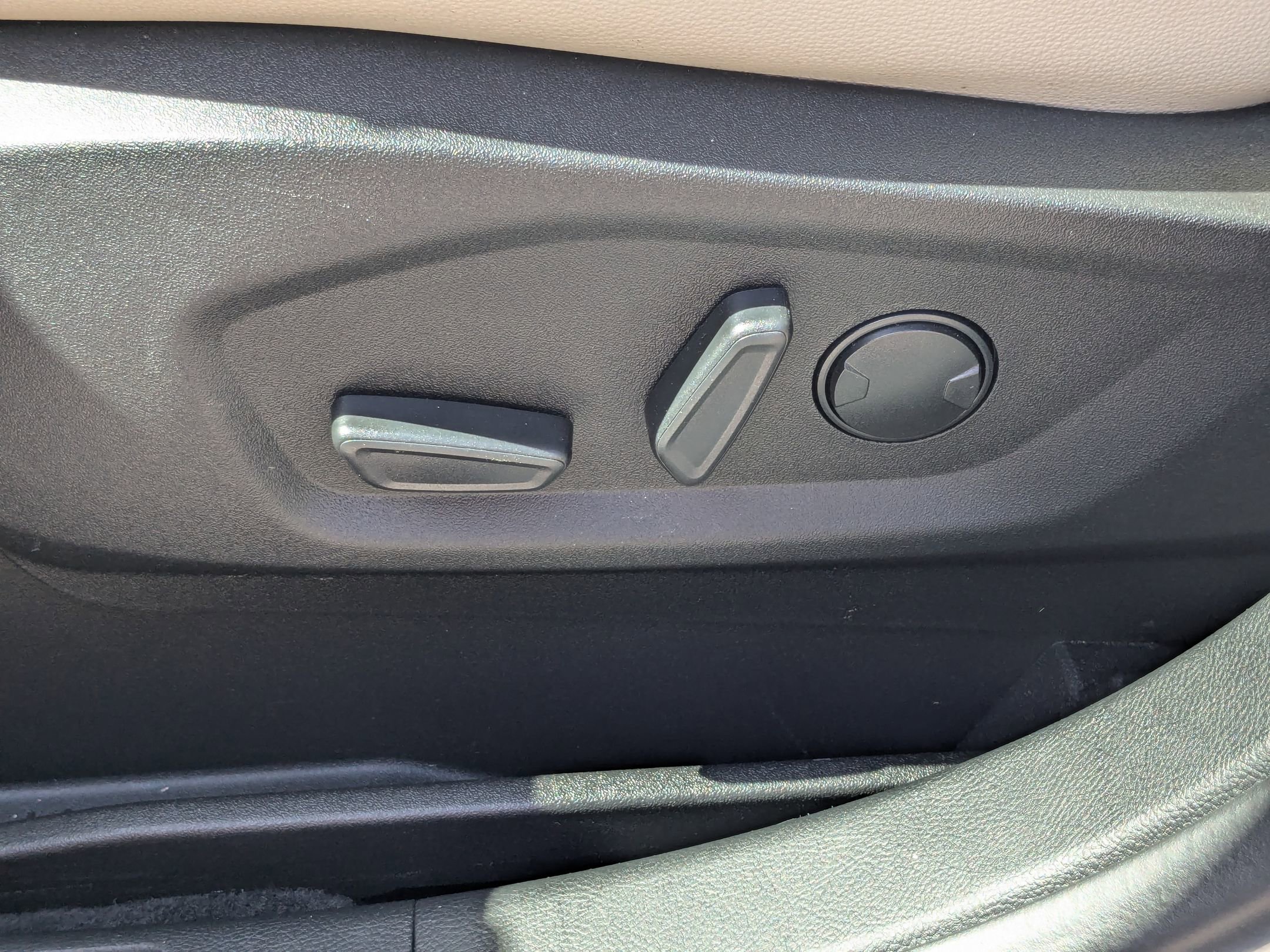 Certified 2023 Ford Edge Titanium image 16