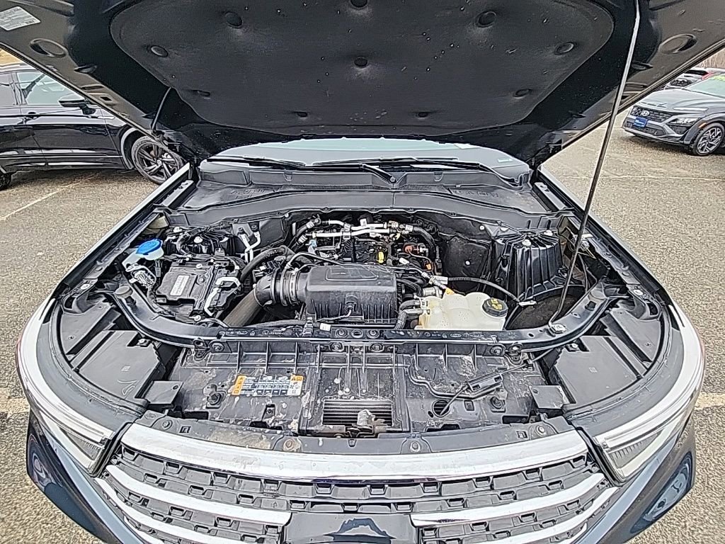 Certified 2023 Ford Explorer XLT w/ Equipment Group 202A image 23