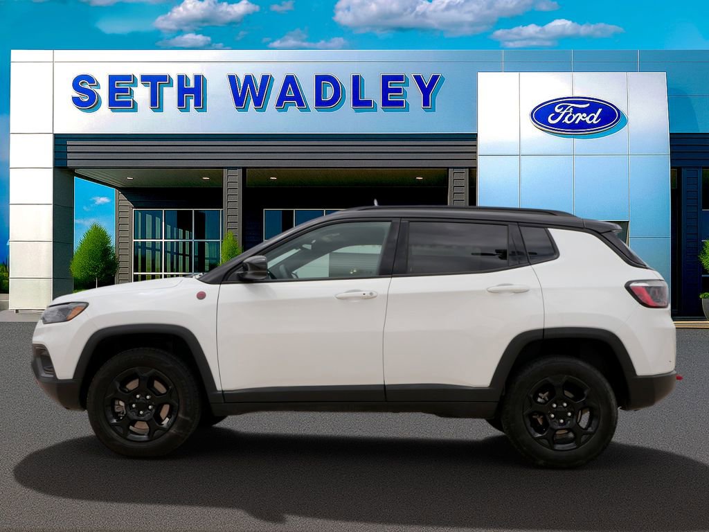 Used 2024 Jeep Compass Trailhawk image 3