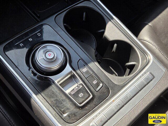 Used 2025 Kia Carnival EX FWD image 25