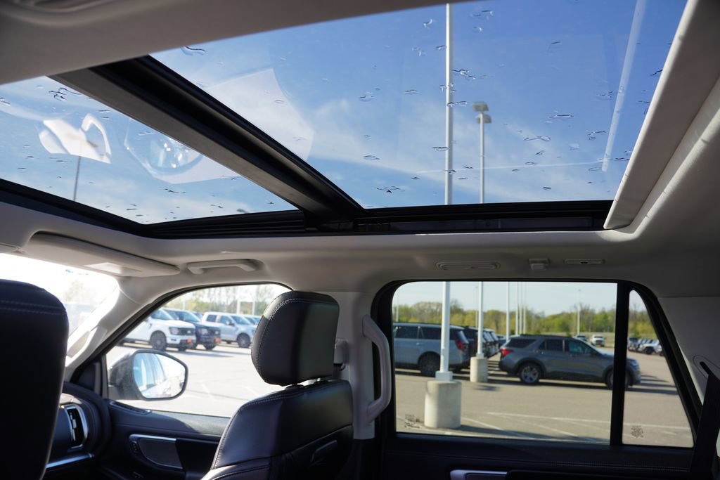 Certified 2025 Ford Expedition Platinum AWD/4WD image 20