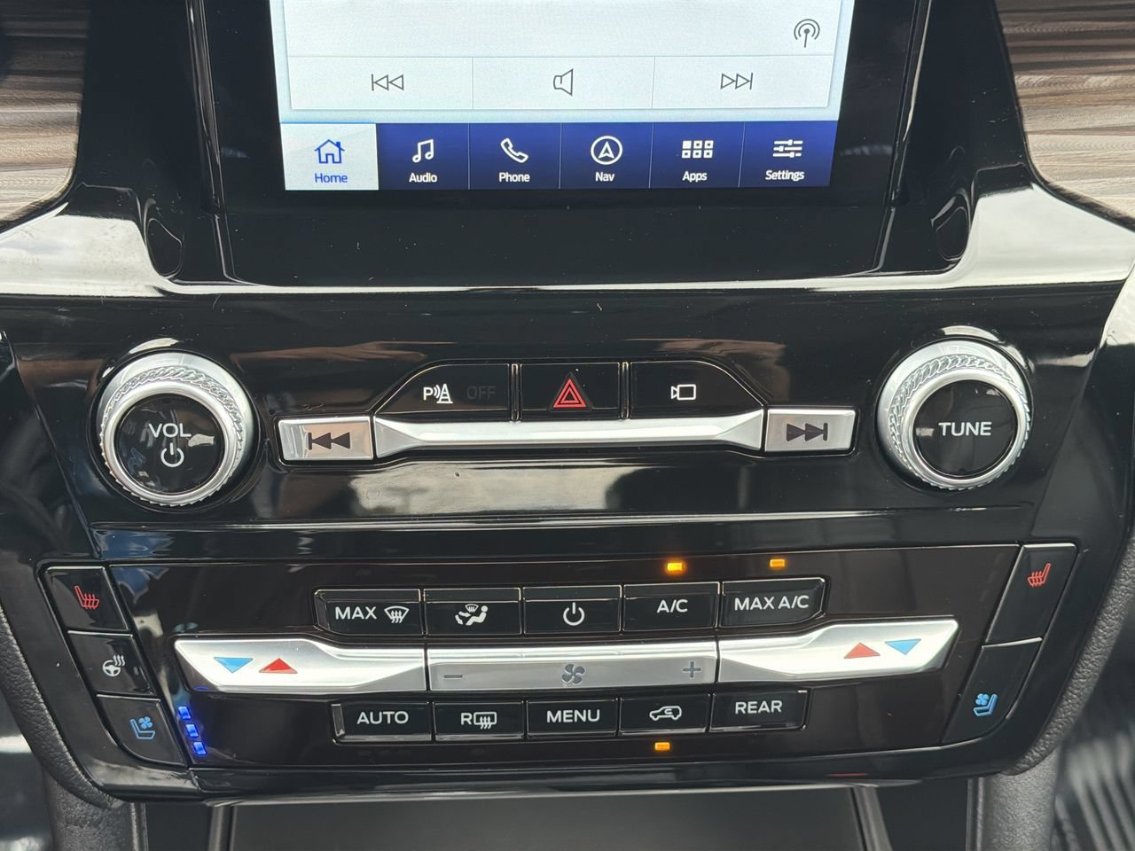 Certified 2023 Ford Explorer Limited w/ Limited Technology Package RWD image 27