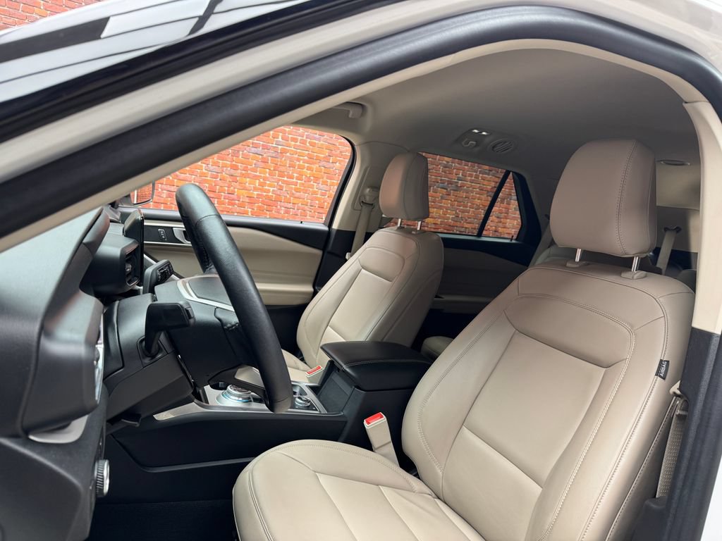 Certified 2023 Ford Explorer XLT w/ Equipment Group 202A AWD/4WD image 23