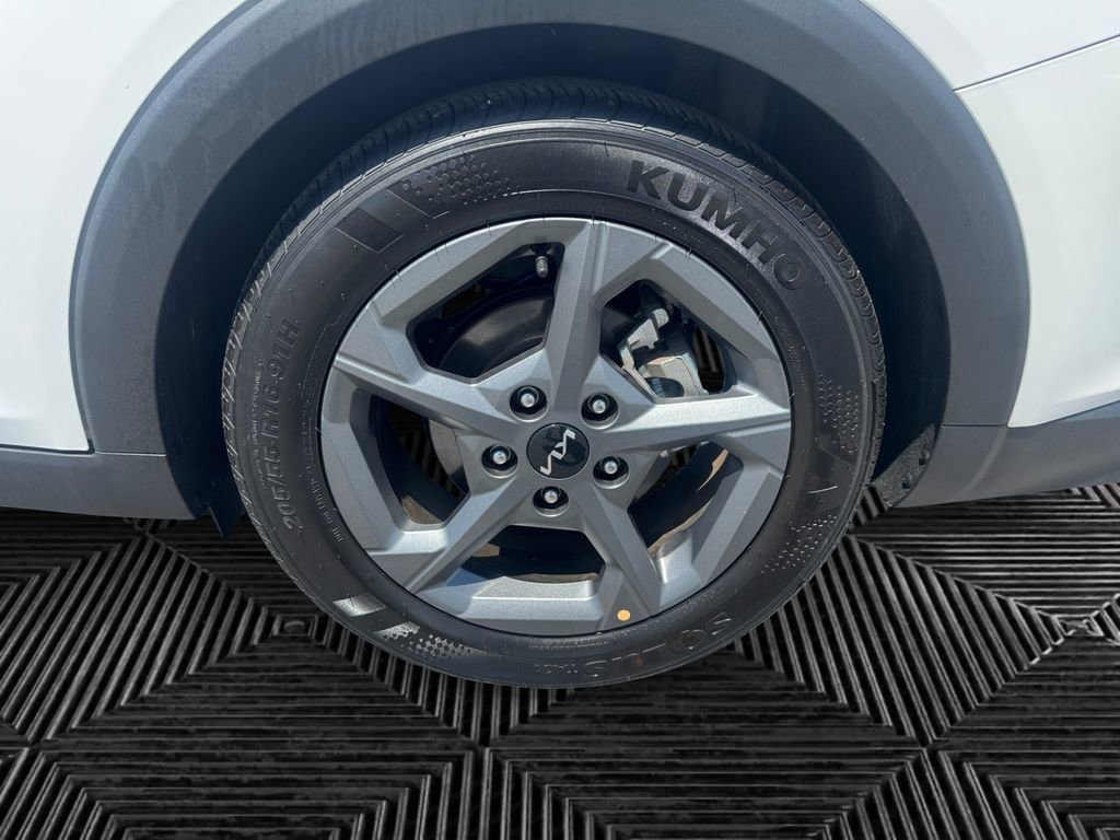 Used 2025 Kia K4 FWD image 14