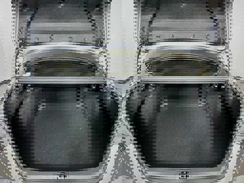 Used 2025 Toyota Camry SE image 21