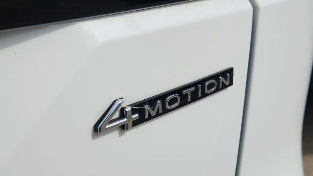 Used 2025 Volkswagen Atlas Peak Edition SE image 38