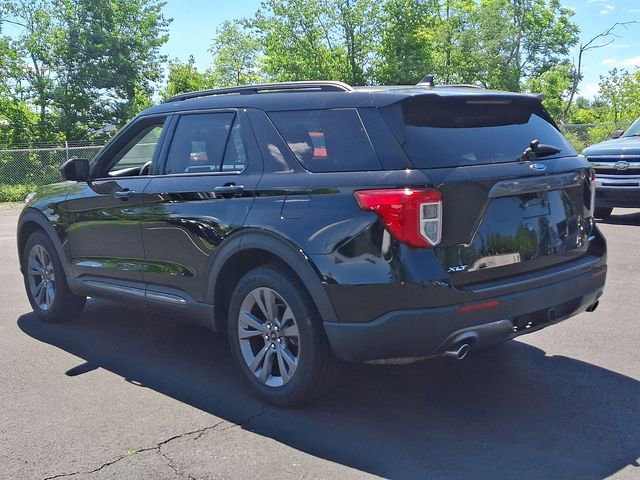 Certified 2022 Ford Explorer XLT w/ Equipment Group 202A AWD/4WD image 9