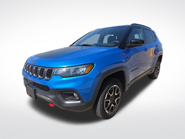 Used 2025 Jeep Compass Trailhawk AWD/4WD image 4