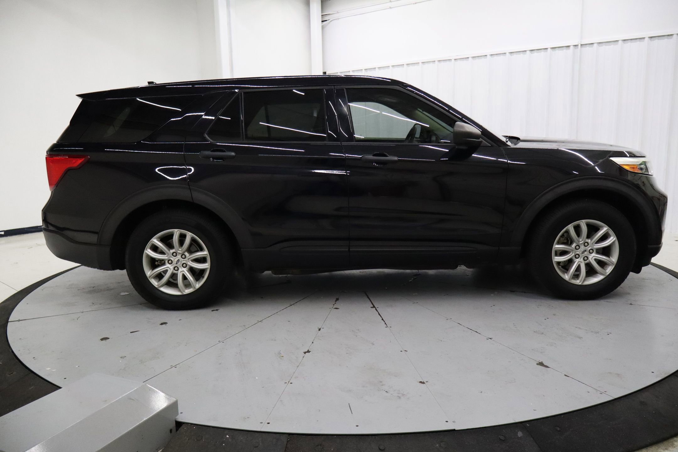 Certified 2020 Ford Explorer 2WD image 2