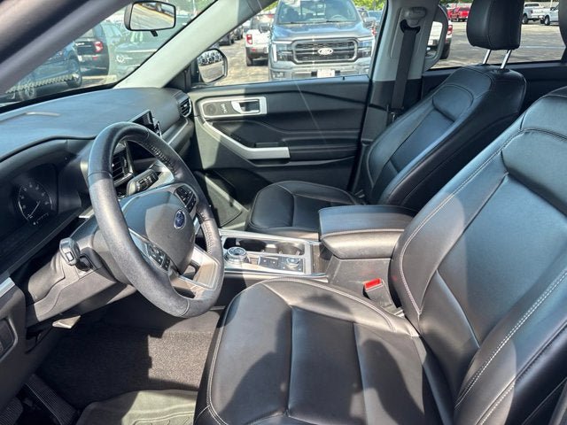 Certified 2021 Ford Explorer XLT w/ Equipment Group 202A AWD/4WD image 11