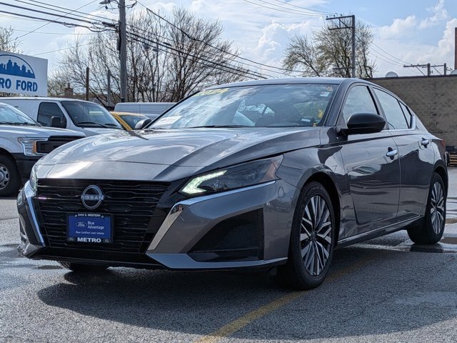 Used 2024 Nissan Altima 2.5 SV FWD image 8
