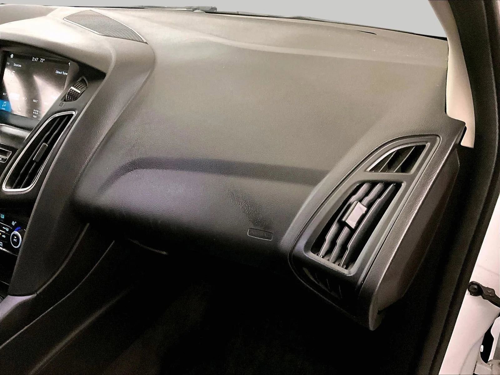 Certified 2018 Ford Focus SEL FWD image 15