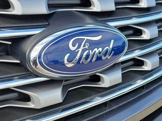 Certified 2017 Ford Explorer Limited w/ Equipment Group 301A image 7