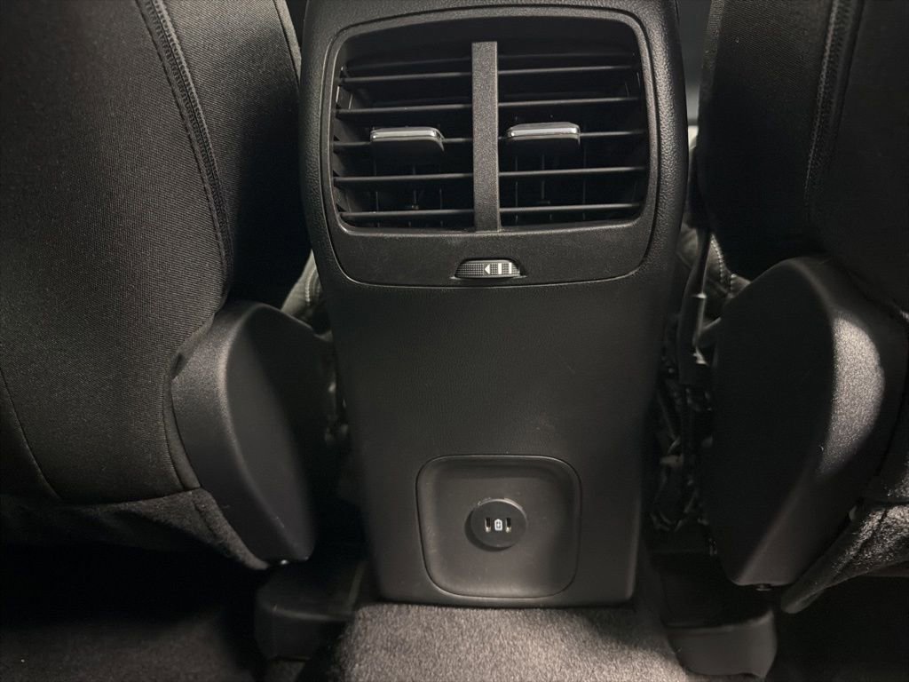 Certified 2025 Ford Escape Active AWD/4WD image 10