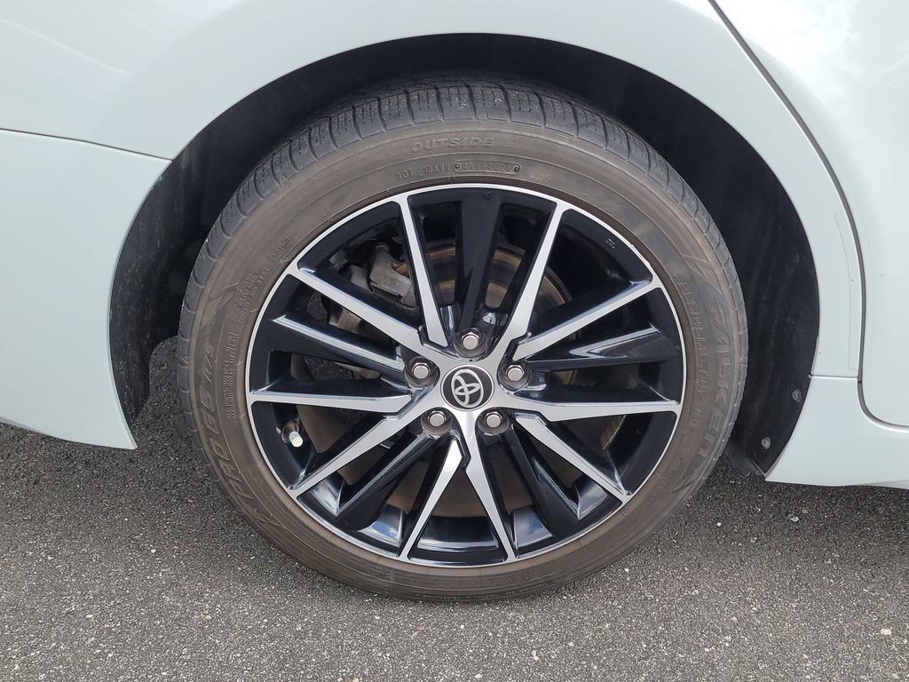 Used 2023 Toyota Camry SE image 5